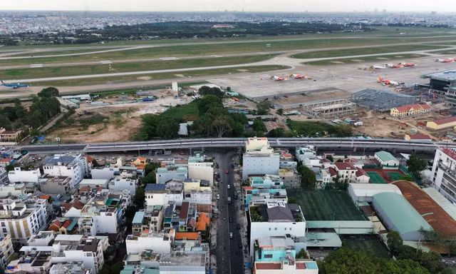 Diện mạo cầu vượt kết nối nhà ga T3 sân bay Tân Sơn Nhất sắp thông xe