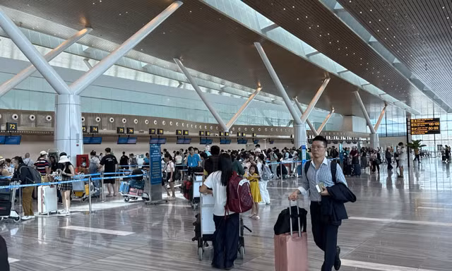 Gần 2,3 triệu khách sẽ qua ga T3 Tân Sơn Nhất mùa hè này