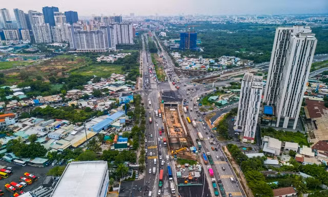 Hơn 10.800 tỷ đồng vốn đầu tư công cho giao thông TPHCM cần phải giải ngân