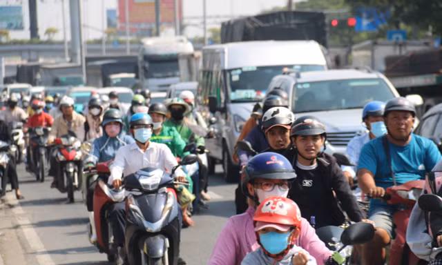 Nhiều nơi ở TPHCM chiều có mưa dông