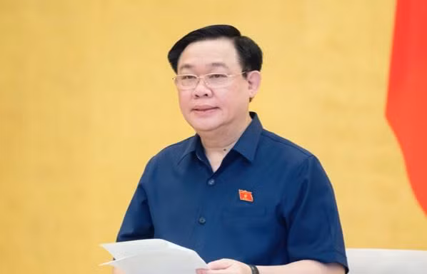 Ủy ban Thường vụ Quốc hội xem xét, phê chuẩn bổ nhiệm, miễn nhiệm đại sứ đặc mệnh toàn quyền