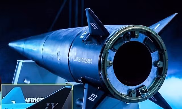 Iran tuyên bố tầm bắn của tên lửa siêu thanh tiếp theo lên tới 2.000 km