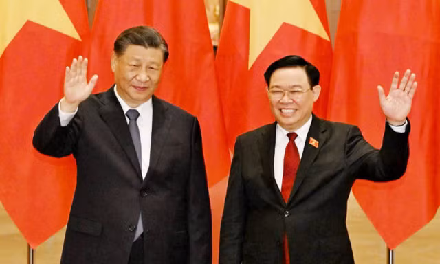 Tổng Bí thư, Chủ tịch nước Trung Quốc Tập Cận Bình hội kiến Chủ tịch Quốc hội Vương Đình Huệ