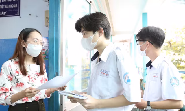 Thí sinh dự thi tốt nghiệp THPT 2023 tại TPHCM. Ảnh: Nguyễn Dũng