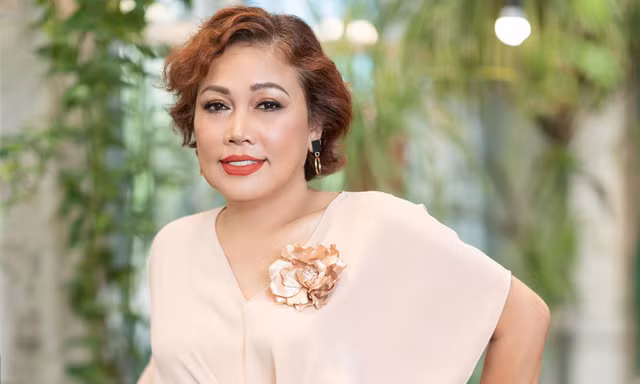 Siu Black hát từ thiện trong mưa