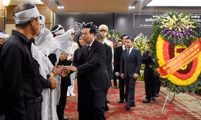Tiễn biệt Phó Thủ tướng Lê Văn Thành