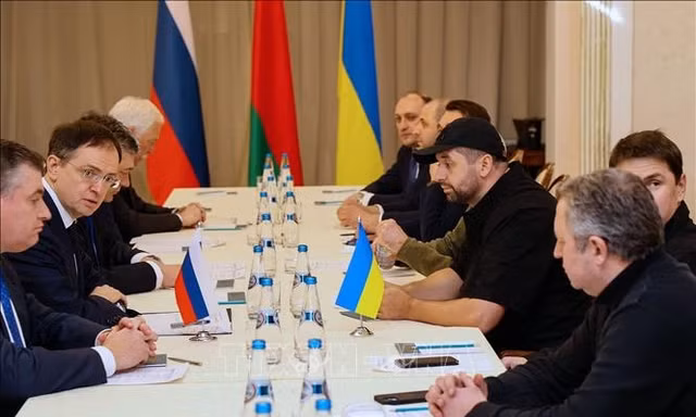 Ukraine vẫn cố gắng đẩy quân Nga khỏi miền đông (Ảnh: AP)