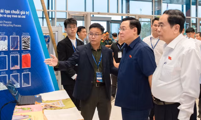 Chủ tịch Quốc hội kiểm tra công tác tổ chức Hội nghị Nghị sĩ trẻ toàn cầu