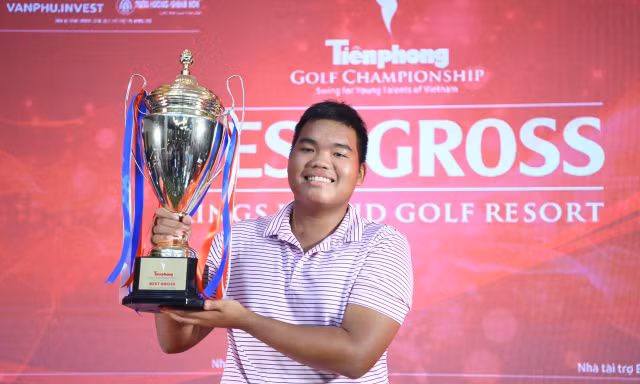 Nguyễn Đức Sơn nói gì khi vô địch Tiền Phong Golf Championship 2023?