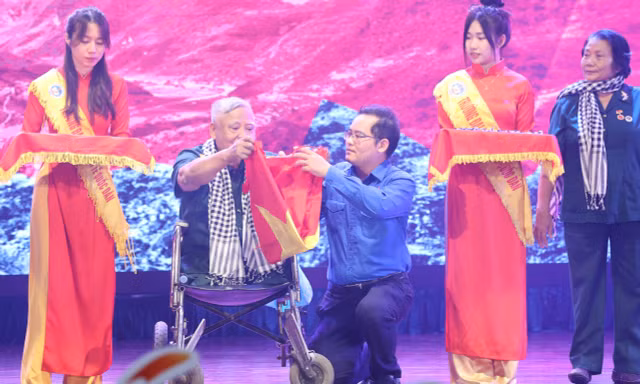 Thắp sáng 'Ánh lửa từ trái tim'