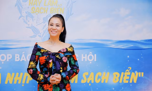 Thu Minh kêu gọi fans xuống biển Cần Giờ để nhặt rác