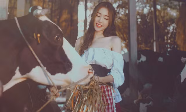 Elly Trần hoá thân thành Lọ Lem trong bộ ảnh cổ tích