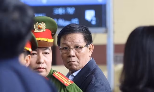 Ông Phan Văn Vĩnh tại tòa án tỉnh Phú Thọ