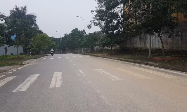 Đường nội thị kết nối đường Z131 thị trấn Ba Hàng đã hoàn thành đưa vào sử dụng hơn 3 năm nhưng nhà đầu tư vẫn chưa nhận được đất đối ứng