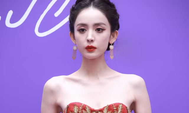 Dàn người đẹp gầy trơ xương