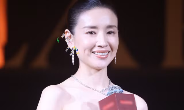 Đổng Khiết bị chỉ trích