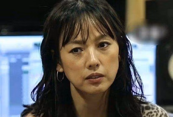 Lee Hyori hốc hác, xuống sắc trong hình ảnh mới