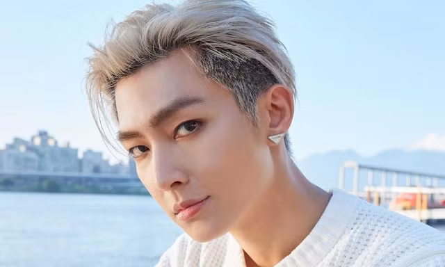 Ca sĩ Viêm Á Luân lãnh 7 tháng tù vì quan hệ tình dục với trẻ vị thành niên