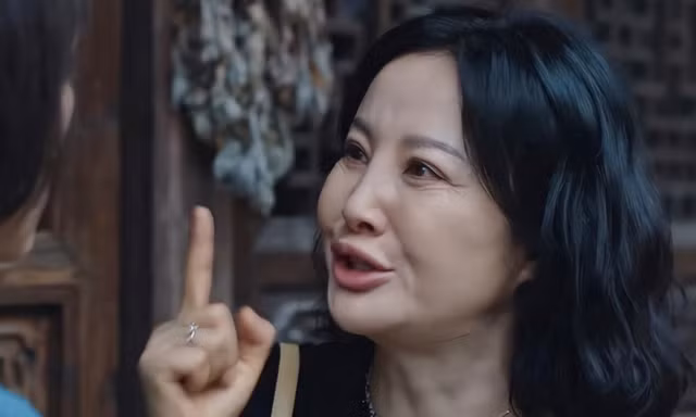 Khán giả khó chịu vì 'người đẹp mặt nhựa' tràn ngập màn ảnh