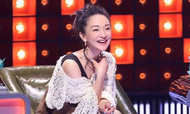 Châu Tấn bị chê thiếu hiểu biết tại gameshow