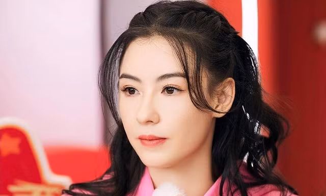 Trương Bá Chi không dùng tiền của Tạ Đình Phong