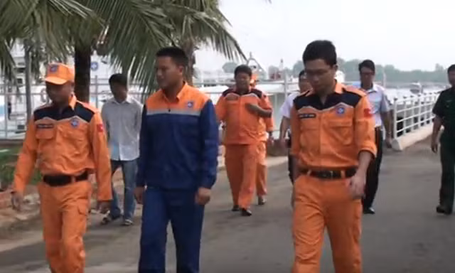 Cứu sống thuyền viên rơi xuống biển, trôi dạt hơn 7 hải lý
