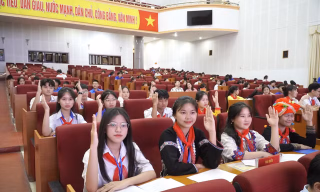 Kỳ họp giả định Hội đồng nhân dân trẻ em đầu tiên ở Lai Châu