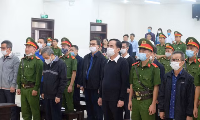 Các bị cáo tại phiên tòa