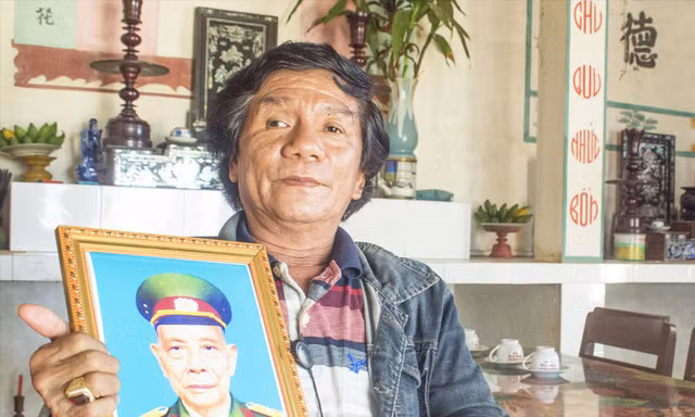 Võ sư Đông Nhất Tơ hoài niệm về người thầy đáng kính của mình. Ảnh: Văn Chương 