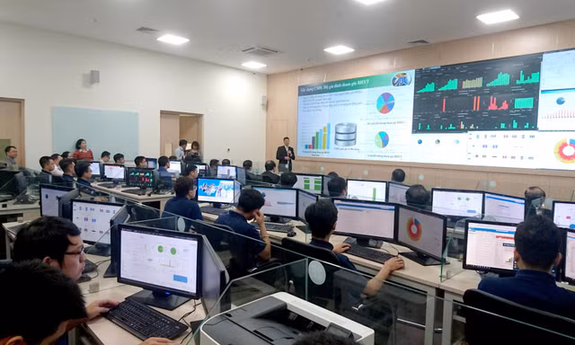 Một góc Trung tâm Công nghệ Thông tin của BHXH Việt Nam. Ảnh: Phạm Thanh