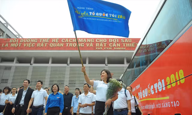 Lễ xuất quân Hành trình “Tôi yêu Tổ quốc tôi” tại Hà Nội. ảnh: Xuân Tùng