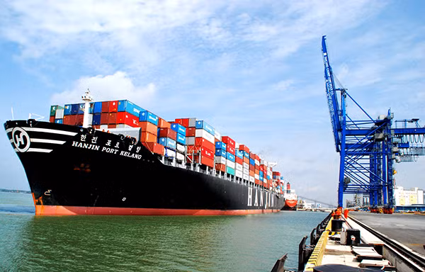 Nếu được chấp thuận đầu tư, cảng biển Trần Đề sẽ đón được tàu tải trọng hàng trăm tấn. Ảnh minh họa 