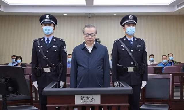 Lại Tiểu Dân bị ra tòa