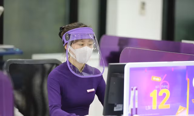 Ngân hàng ưu đãi, doanh nghiệp kêu khó
