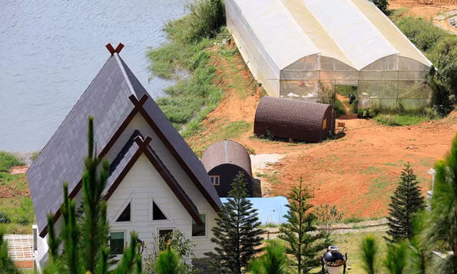 19 căn nhà gỗ xây dựng không phép ven Hồ Tuyền Lâm 