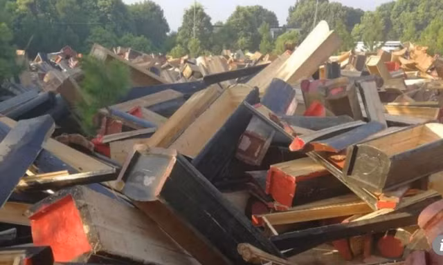 Quan tài bị đập vỡ hàng loạt tại Giang Tây