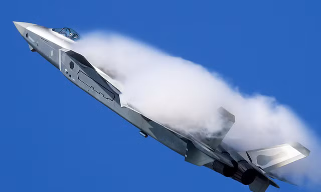Tiêm kích thế hệ năm J-20 của Trung Quốc