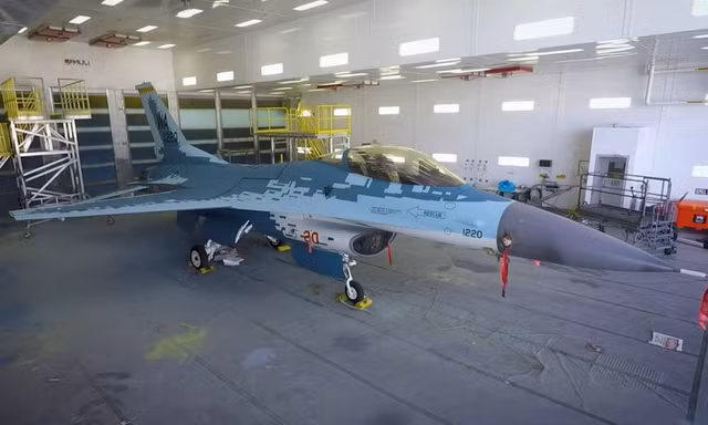 F-16 giả dạng Su-57