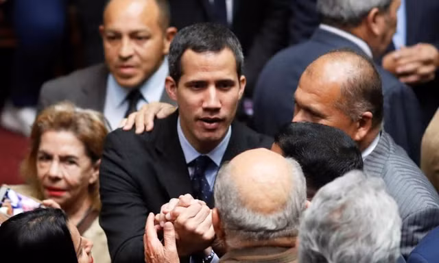 Venezuela nói 'Mỹ chuẩn bị can thiệp quân sự'