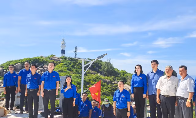 Ra quân chiến dịch Kỳ nghỉ hồng cấp T.Ư tại xã đảo Nhơn Châu