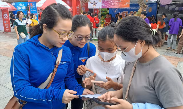 Tuổi trẻ Bình Định ra quân hưởng ứng ngày chuyển đổi số quốc gia