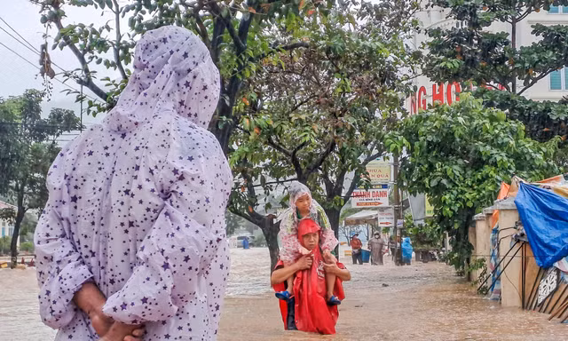 Vì sao phường Ghềnh Ráng ở Quy Nhơn liên tiếp ngập sâu cả mét?