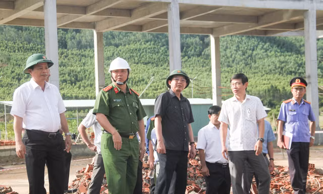 Bình Định lập tổ công tác điều tra vụ sập tường khiến 5 người chết