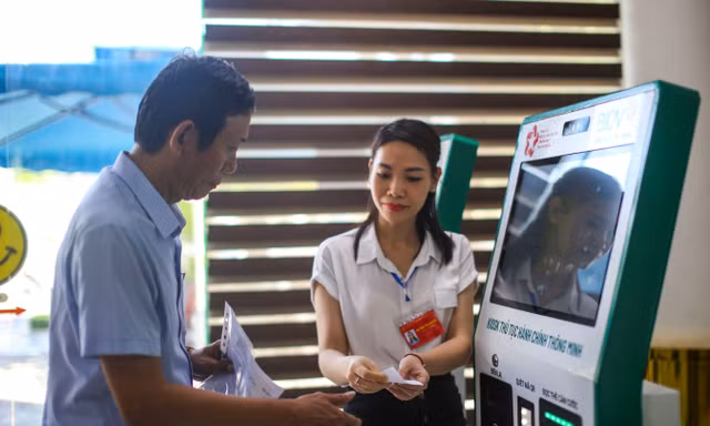 Cấm ‘cò làm giấy tờ’, xử lý cán bộ sách nhiễu