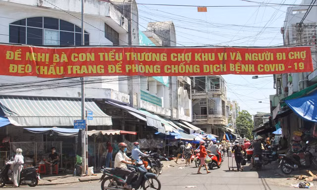 12 giờ trưa nay, Quy Nhơn dừng nhiều hoạt động kinh doanh tại chỗ để phòng dịch COVID-19
