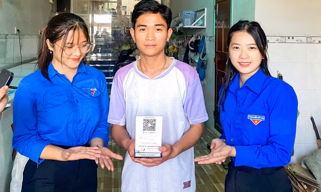 Tuổi trẻ Bình Định, Đồng Tháp với phong trào ‘Bình dân học vụ số’