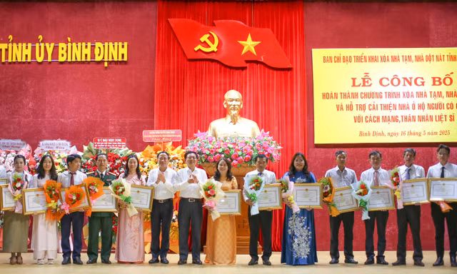 Bình Định công bố hoàn thành xóa nhà tạm, dột nát, vượt tiến độ 7 tháng