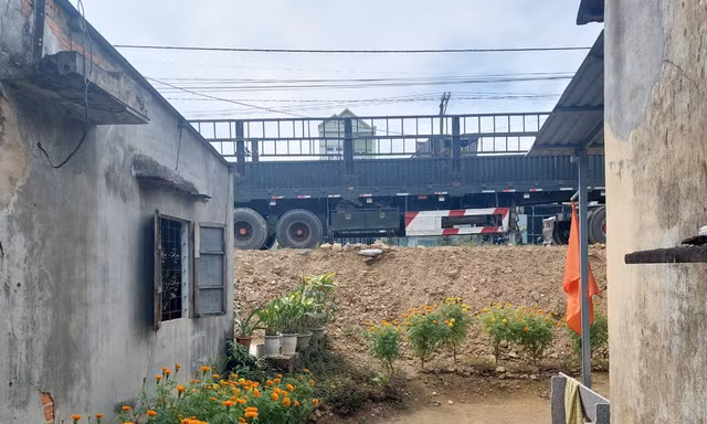 Nền đường cao hơn nhà dân đến 4m, Bình Định tiếp tục kiến nghị