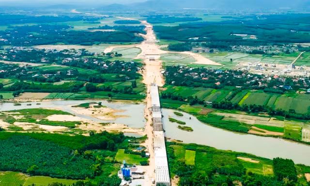 Kiến nghị điều chỉnh đầu tư kết nối cao tốc Bắc - Nam qua Bình Định