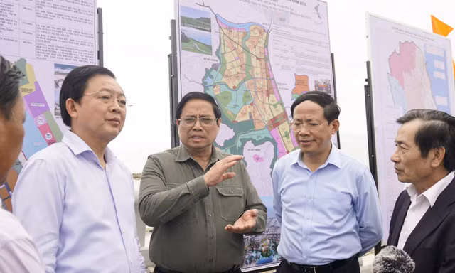 Thủ tướng khảo sát sân bay, khánh thành đường biển ở Bình Định 